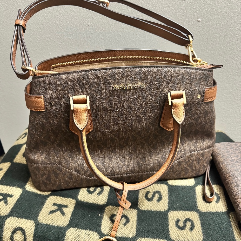 Genuine Michael Kors hand bag including wallet